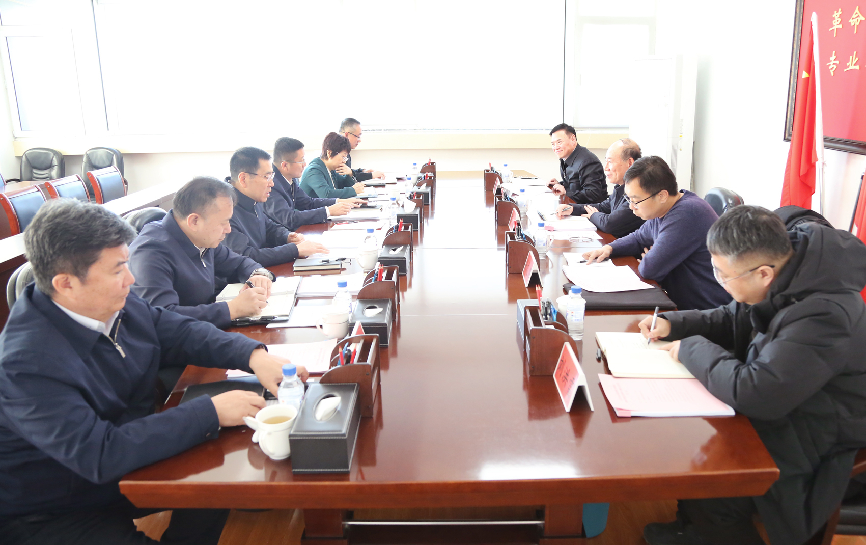 学院召开党员领导干部2024年度民主生活会